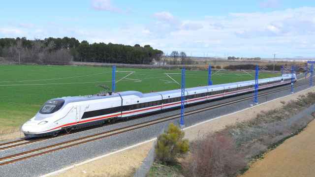 Talgo Avril realizando pruebas en el tramo de vía Valladolid-Burgos. / EP