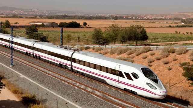 Tren construido por CAF para Renfe / EP