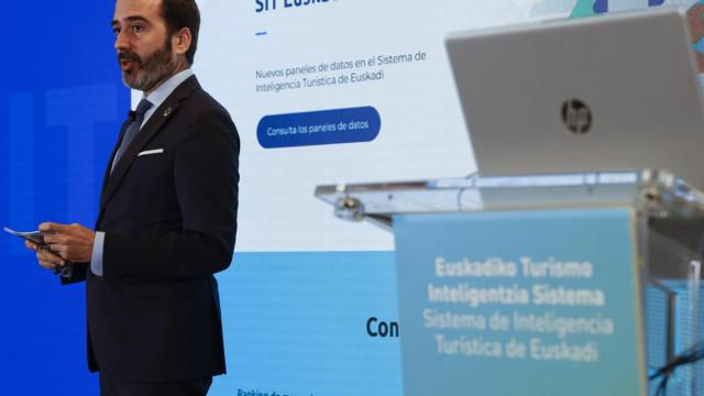 El consejero de Turismo, Javier Hurtado. / EFE