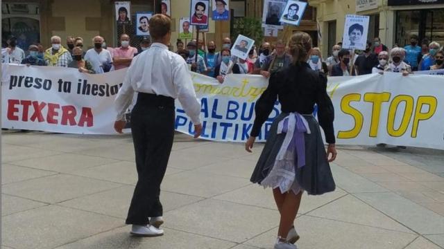 Anterior acto por los presos de ETA celebrado en Zarautz en agosto de 2021. / COVITE