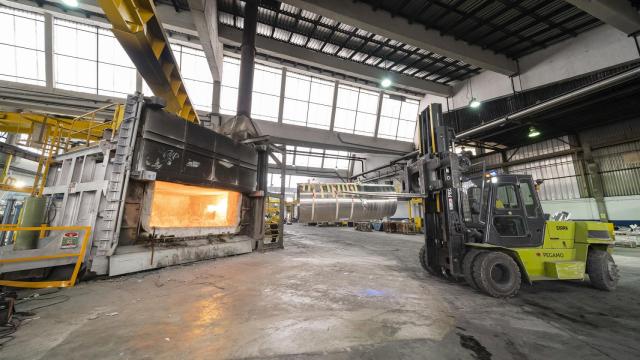 Interior de la planta de Aludium donde ha fallecido un trabajador en Amorebieta. / Aludium