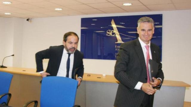 El presidente de SEA-Empresas Alavesas, Pascal Gmez, y el director  general, Juan Ugarte / EFE