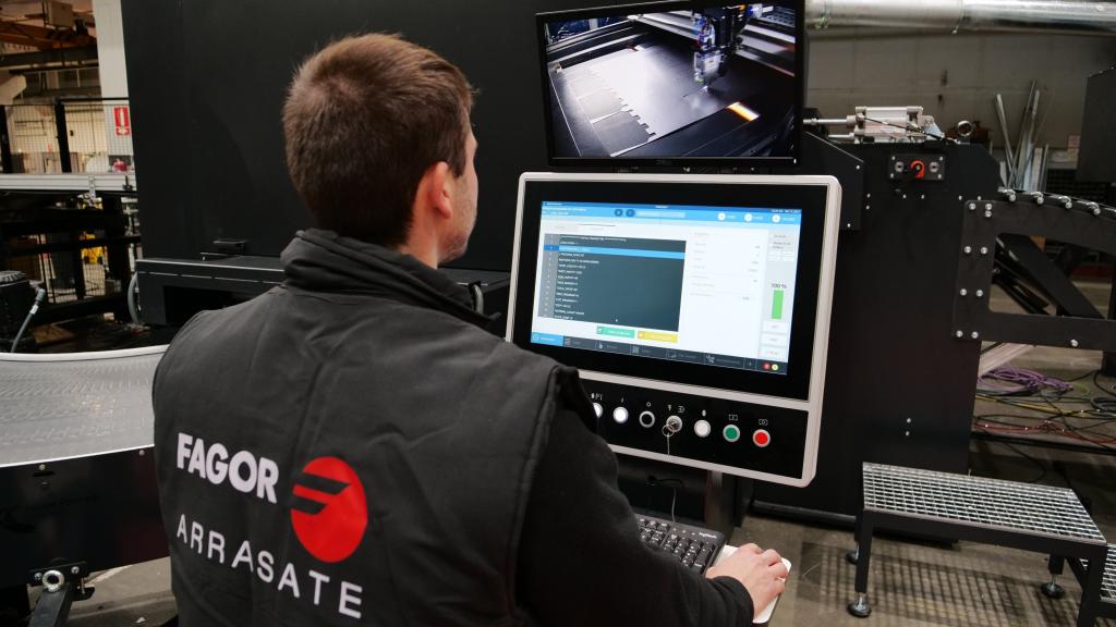 Trabajador de Fagor Arrasate, cooperativa de la Corporación Mondragón / CV