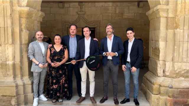 García (en el centro de la imagen) liderará el Gobierno municipal de Labastida / PP