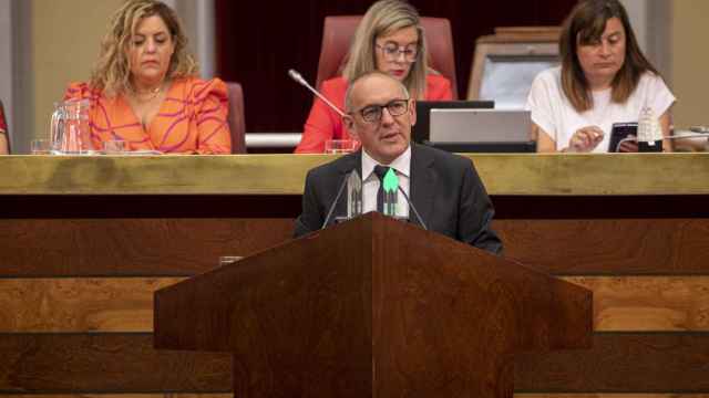 Ramiro González en el pleno donde fue investido como diputado general de Álava / David Aguilar - EFE