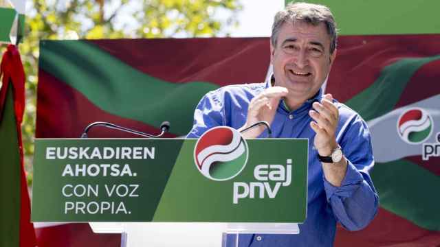 El portavoz del Grupo Vasco y cabeza de lista al Congreso por Bizkaia, Aitor Esteban, durante el mitin Festa Euskal Ahotsa Gira, a 9 de julio de 2023/EuropaPress