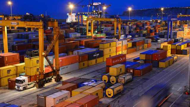 Zona de contenedores en el Puerto de Bilbao / Uniport
