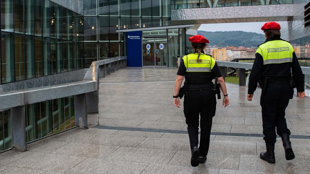 Agentes de la Policía Municipal de Bilbao en una imagen de archivo