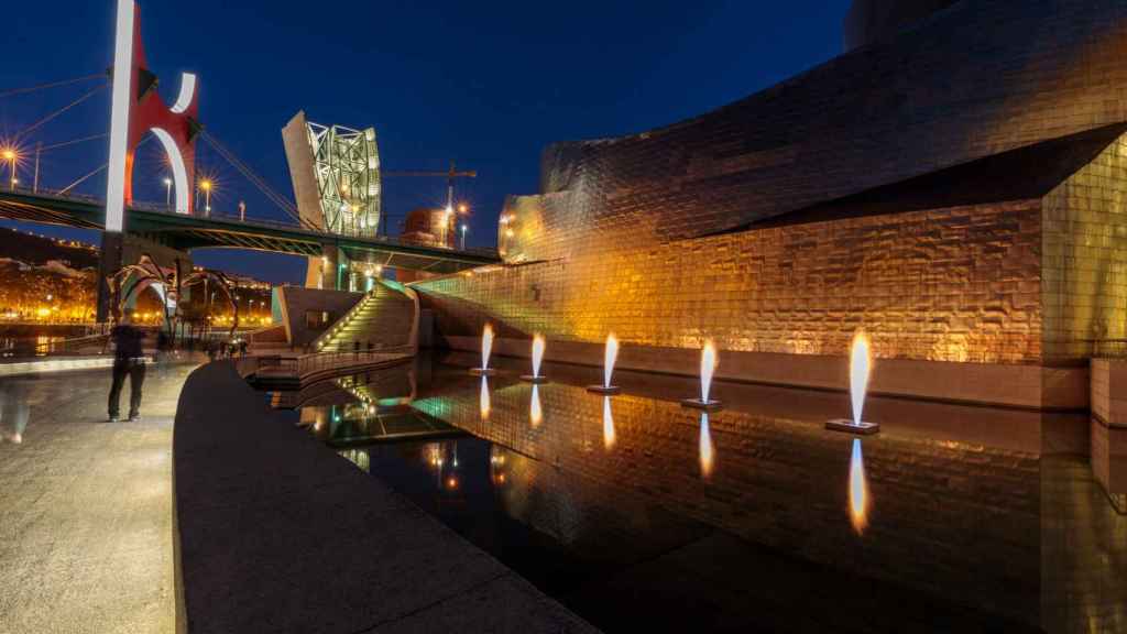 Bilbao de noche en una imagen de archivo