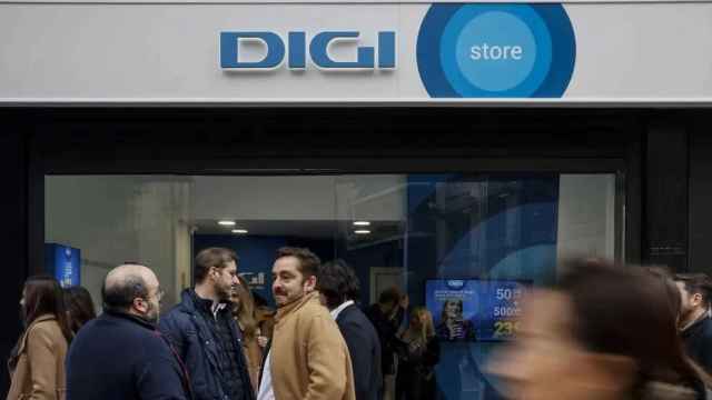 Apertura de la primera tienda de Digi en España.