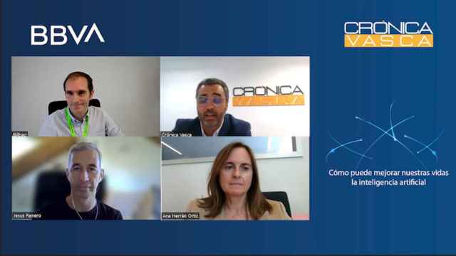 Imagen de la mesa sobre Inteligencia Artificial organizada por Crónica Vasca y BBVA.