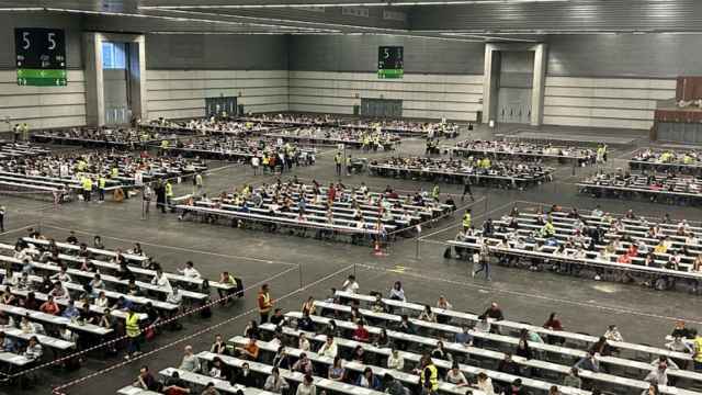 2.700 opositores se dan cita en el BEC en la segunda jornada de la OPE de Educación/Irekia
