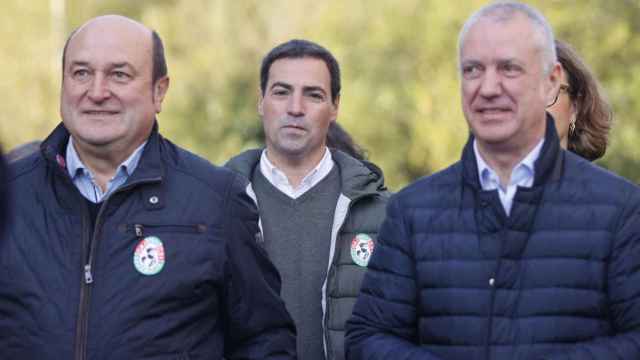 Andoni Ortuzar, Imanol Pradales e Iñigo Urkullu / LUIS TEJIDO  - EFE