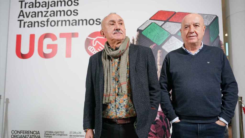 El secretario general de UGT, Pepe Álvarez (i), y el ya exsecretario general de UGT Euskadi, Raúl Arza (d)/Iñaki BerasaluceEuropaPress