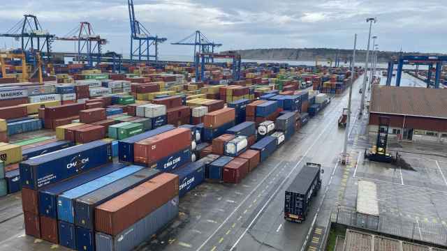 Contenedores en el Puerto de Bilbao / X