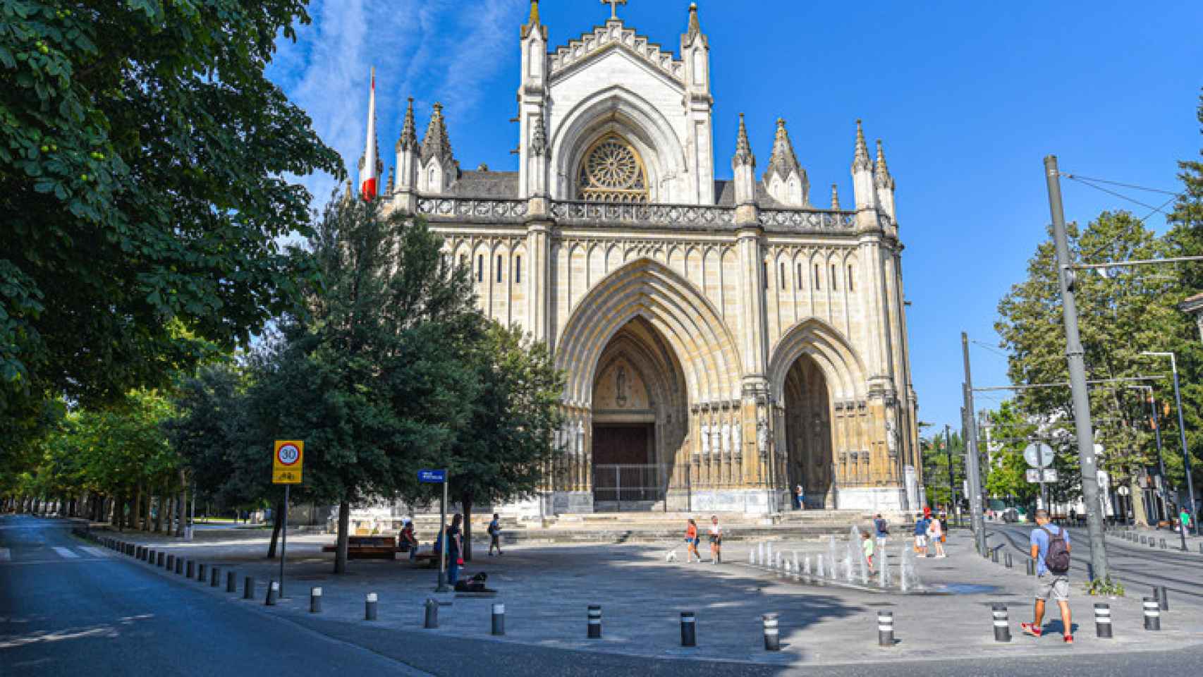 La catedral donde menos euskera se habla.