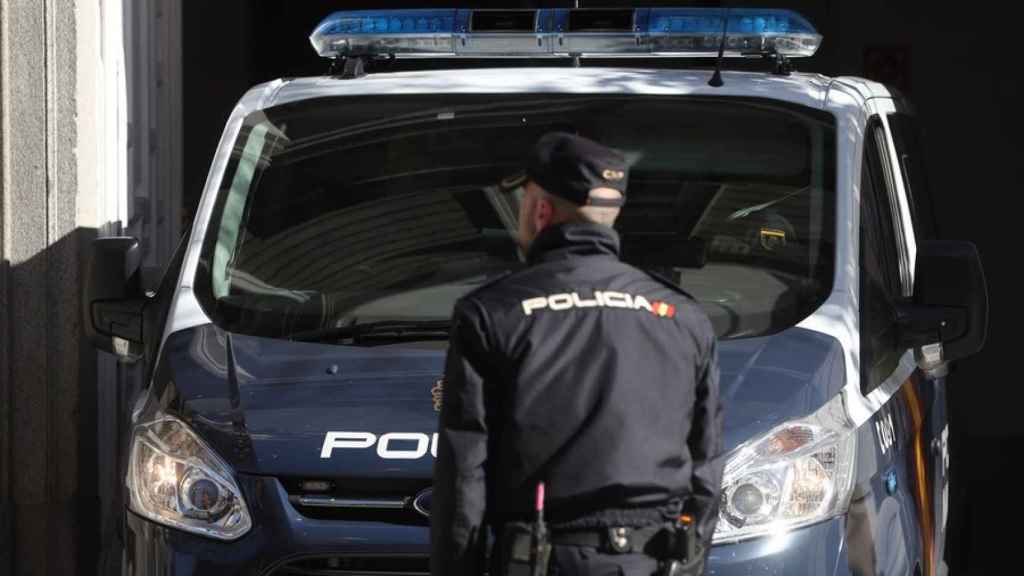 Furgón de la Policía Nacional / JJ GUILLÉN - EFE
