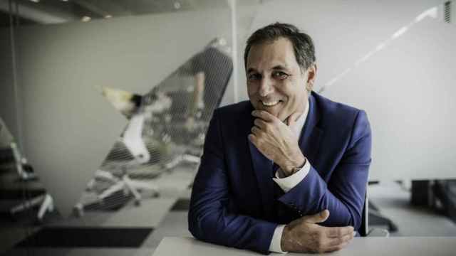Txomin García cede la presidencia de Laboral Kutxa a Adolfo Plaza
