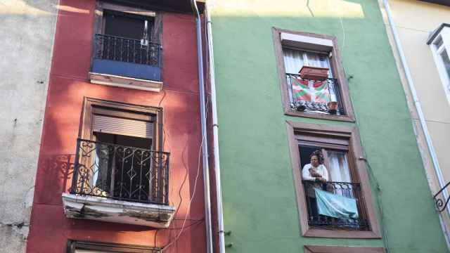 Vivienda en la que se ha producido el incendio / ADRIÁN RUIZ HIERRO - EFE