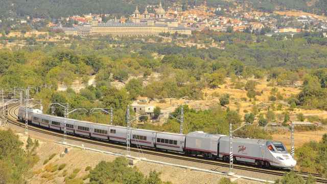 Imagen de un tren Talgo.