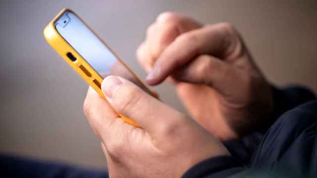 Detectan campañas que suplantan a Laboral Kutxa o BBVA mediante SMS falsos / GETTY IMAGES