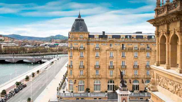 Exterior de la mansión que enamora a las grandes personalidades.
