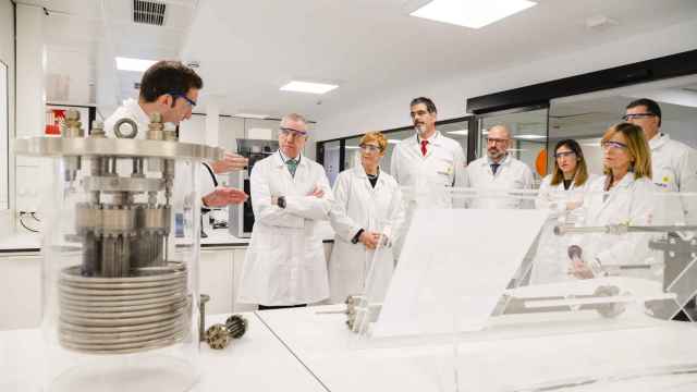 Visita institucional, con Iñigo Urkullu a la cabeza, al laboratorio de hidrógeno de Tecnalia / X