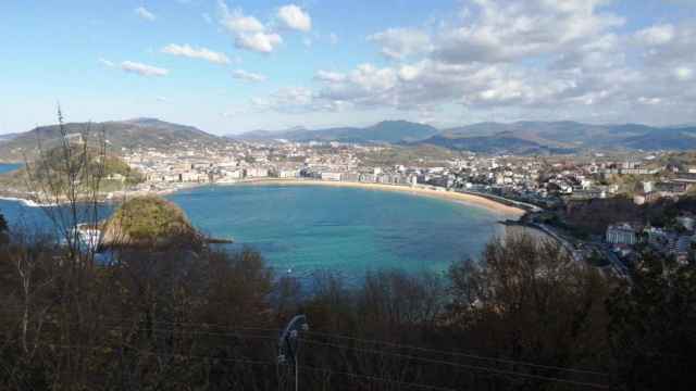 Vistas de la ciudad de Donostia desde lo alto de Igeldo.