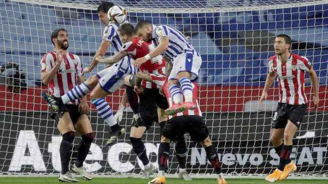 Real Sociedad y Athletic, durante la final de la Copa del Rey disputada en el año 2021.