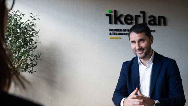 Ion Etxeberria, director general de Ikerlan, durante la entrevista con Crónica Vasca.