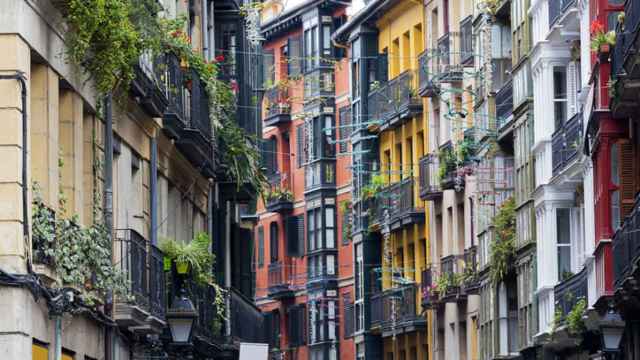 Casas de colores en el Casco Viejo de Bilbao.