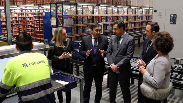 Imagen de la inauguración de los almacenes de Cofares en Linares | Foto de Cofares