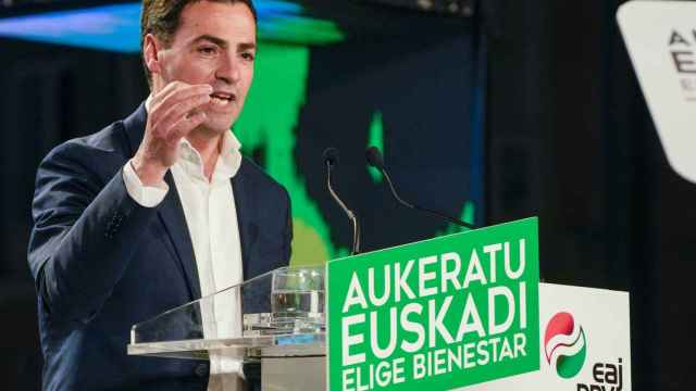 El candidato del PNV, Imanol Pradales, en el inicio de campaña.