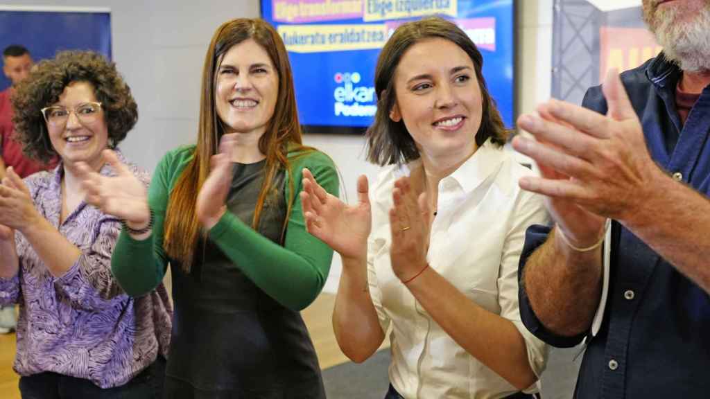 Miren Gorrotxategi e Irene Montero en el inicio de campaña de Podemos en Bilbao.