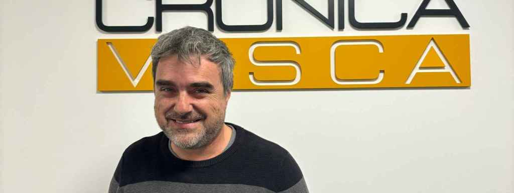 Mikel Otero, de EH Bildu, en la sede de Crónica Vasca.