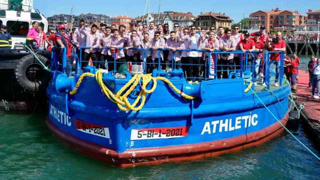 La fiesta de campeones del Athletic con la gabarra, en imágenes