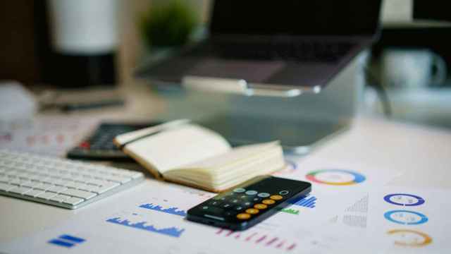 Todos los partidos lanzan propuestas para mejorar la economía vasca.