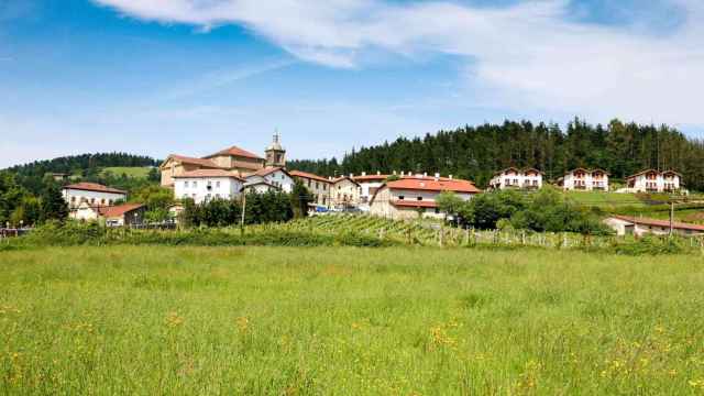 Fallecen dos personas en el incendio de un caserío en Bizkaia