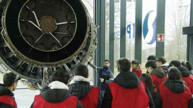 Visita de estudiantes a las instalaciones de ITP Aero / X