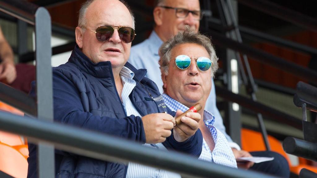 Juan Carlos Ramírez observa un encuentro del Alcoyano.