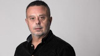 El escritor Toni Hill