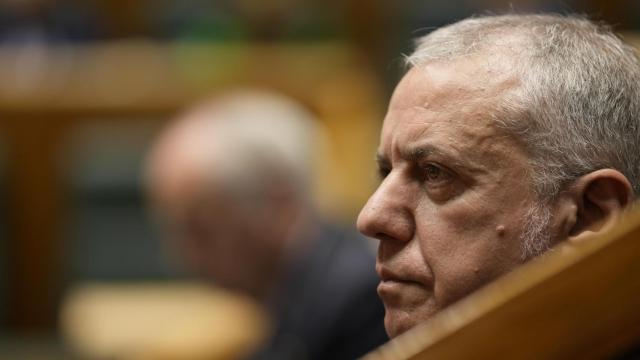 El lehendakari saliente, Iñigo Urkullu, en su último paso por el Parlamento vasco.