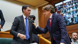 El candidato del PNV a lehendakari, Imanol Pradales, y el secretario general del PSE-EE, Eneko Andueza / eUROPA pRESS