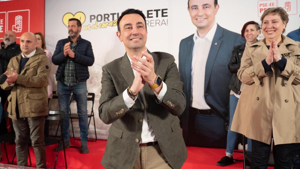 Mikel Torres en un acto del PSE.