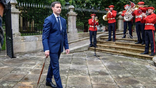 Imanol Pradales este sábado en Gernika tras jurar su cargo y recibir la 'makila' de lehendakari.