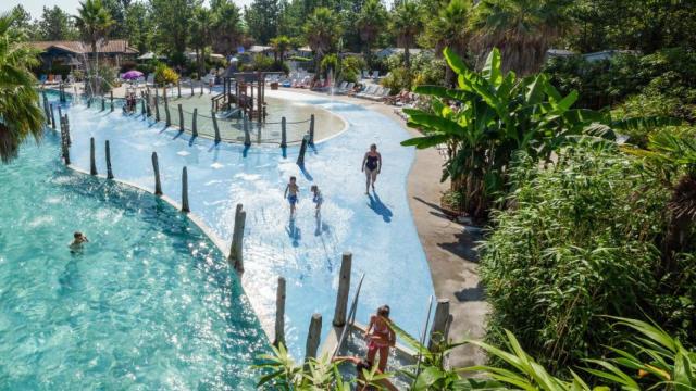 Camping con parque acuático