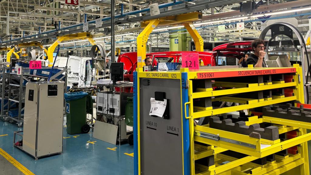 Taller fábrica de Mercedes-Benz Vitoria / Sofía Lázaro