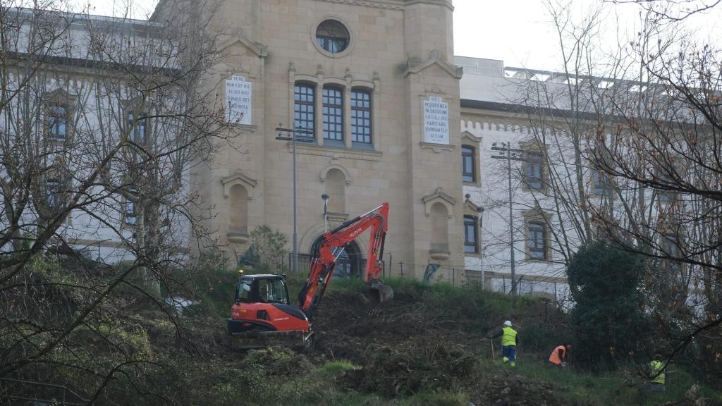 Comienzo de la obra del centro comercial.