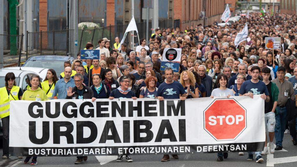 Manifestación en Gernika contra el Guggenheim de Urdaibai / DAVID DE HARO - EP