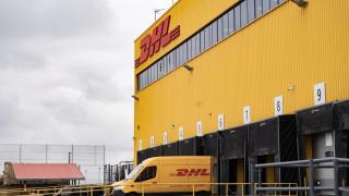 Centro logísitco de DHL en el aeropuerto de Vitoria-Gasteiz